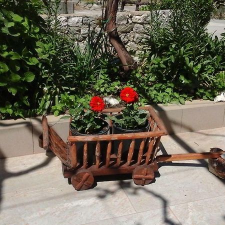 Guesthouse Familija Tariba Supetarska Draga Bagian luar foto