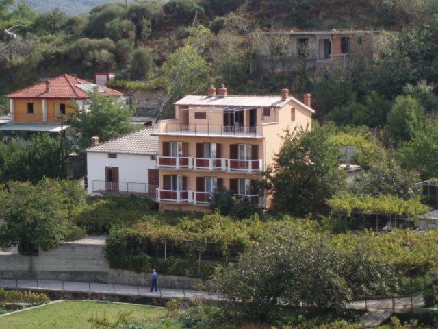 Guesthouse Familija Tariba Supetarska Draga Bagian luar foto